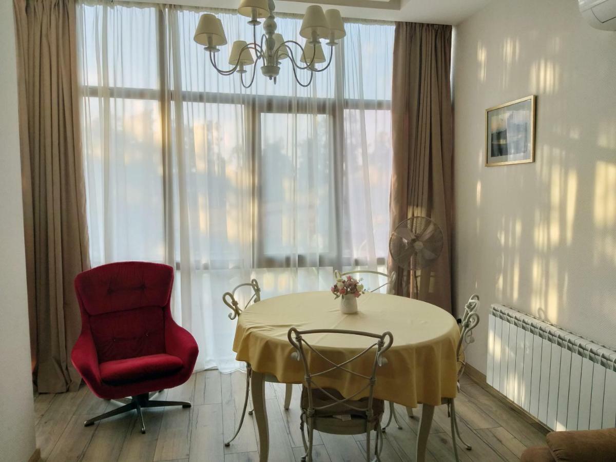 Boulevard Apartment Batumi Exterior photo